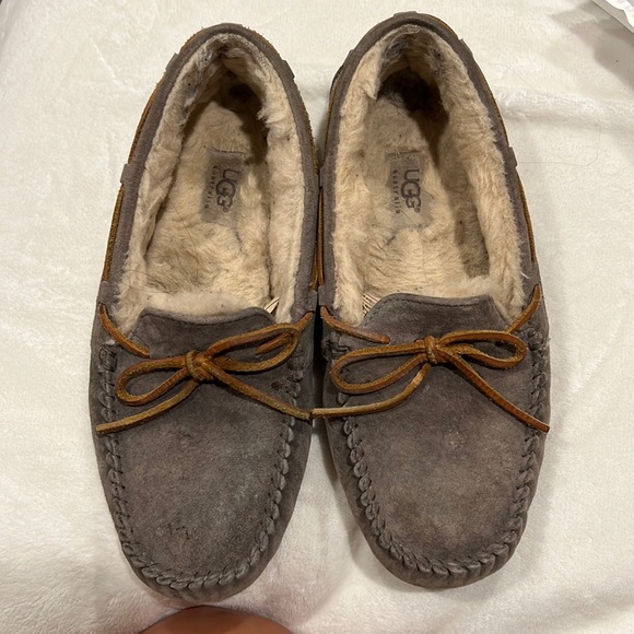 UGG Shoes - UGG Dakota Moccasin Slipper